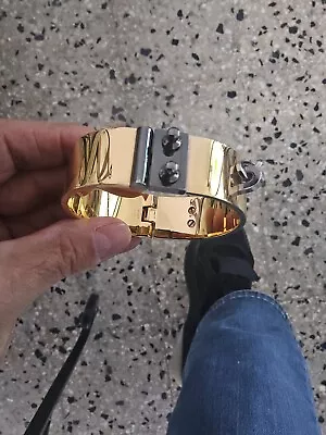 Pulsera Louis Vuitton Lock Me Manchette Foto 1 de 4