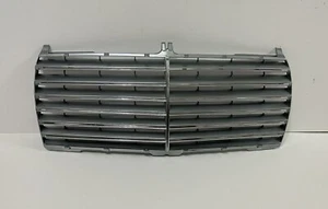 Front Grille Silver W/Chrome Fins For '1986-'1993 Mercedes Benz W124 E-Class - Imagen 1 de 3