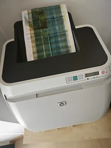 Stampante di rete HP Color LaserJet 2600n A4 con toner - Foto 1 di 1