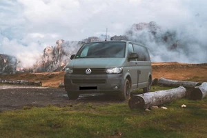 VW T5 - Transporter als Camper ausgebaut - Bild 1 von 19