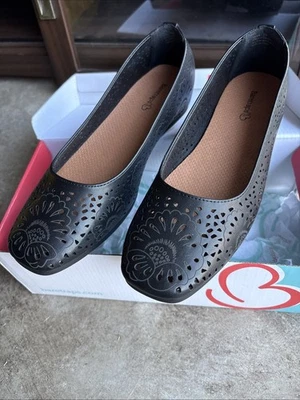 Zapatos planos de ballet Baretraps para mujer de cuero sintético marrón sin cordones, talla 9M Foto 1 de 4