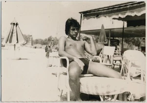 Original VTG PHOTO very HANDSOME Shirtless body Beefcake Bulge Man Gay Int 1960s - Picture 1 of 2