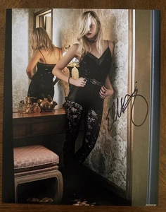 Elle Fanning handsigniertes handsigniertes Foto 8x10 mit COA Wet Signature sexy Pose - Bild 1 von 2