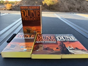 Rare Dune Trilogy boxset by Frank Herbert (Berkley USA 1960 1977 PB) - Bild 1 von 16