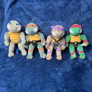 Kompletter Satz 1989 Playmates TMNT 9 Zoll Schildkröte Plüsch Teenager - Bild 1 von 10