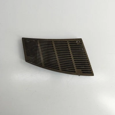 MERCEDES-BENZ S W126 Dash Right Speaker Cover A1266806739 3.0 Diesel 92kw 1981  - Image 1 of 4