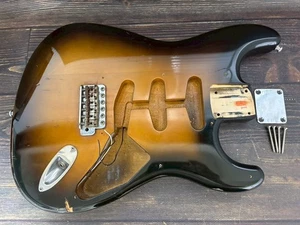 Fender Japón ST57 1990 Stratocaster Sunburst carrocería con puente Fujigen vintage - Imagen 1 de 16