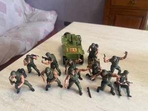 Lotto jeep e soldati Eroi in Azione Mattel vintage da collezione - Picture 1 of 7