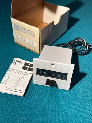 Contador electromecánico, 6 dígitos, 115 VCA, reinicio de panel Foto 1 de 3