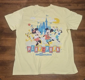 Disney Play in the Park Mickey Friends gelbes Kurzarmshirt Erwachsene LARGE  - Bild 1 von 5