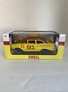 M2 Machines 1:24 1957 Chevrolet 150 Sedan Shell CHASE R117 - Picture 1 of 9