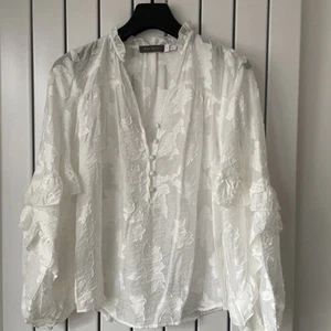 Mint Velvet off white embossed shirt size S - Picture 1 of 6