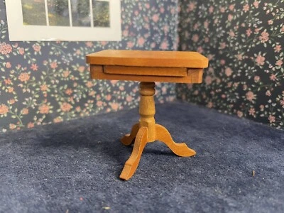 Mesa "Penny" Skackman vintage para casa de muñecas Foto 1 de 4