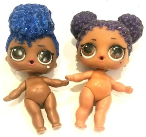 Lotto 2 set LOL Surprise Dolls Lil Sisters baby doll capelli glitter regina scintille - Foto 1 di 4