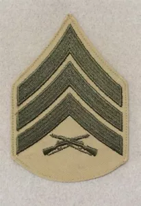 USMC Marine Rank Chevron 847: Sargento, par - caqui - Imagen 1 de 1