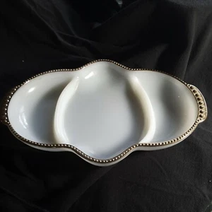 Plato Relish Vintage Fire King Delphite Borde Oro Blanco 3 Partes Dividido 11"x7.5" - Imagen 1 de 10