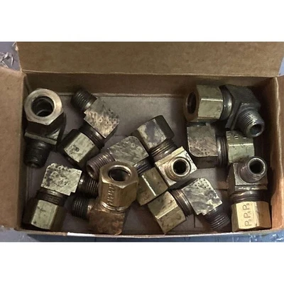 Parker Brass Fittings Elbow 1/8 Inch 90 Degree 1000PSI Extended Male 269C62 10PK - Image 1 of 4