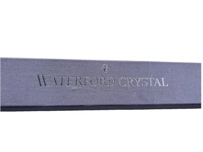 Cuchillo para pasteles cubiertos de cristal Waterford con mango de cristal defecto en la hoja (inferior) Foto 1 de 4