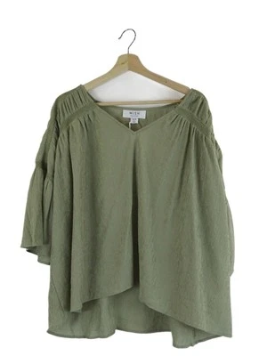 Blusa Wish 'Between Two Hearts' verde oliva 14 | Nueva con etiquetas por Reluv Clothing Foto 1 de 2