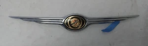 2007-2010 Chrysler Sebring emblema maletero ala con adhesivo fabricante de equipos originales 17,5 pulgadas - Imagen 1 de 9