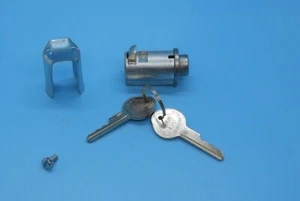 1961 1962 Impala Belair Biscayne Chevy Glove Lock Bracket GM Keys - Picture 1 of 4