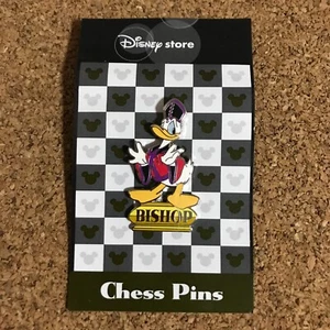 Pin 29376 Japan Disney Store Donald Duck Gold Bishop Chess JDS - Picture 1 of 2
