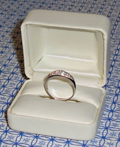 【NEW】SWAROVSKI ELEMENTS STERLING SILVER RING - SIZE 7 - Picture 1 of 3