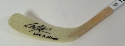 Palo de hockey Sherwood autografiado/inscrito "2022 SC Champs" Foto 1 de 4
