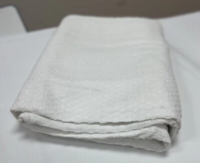 Thermal Hospital Blankets- White - Image 1 of 4