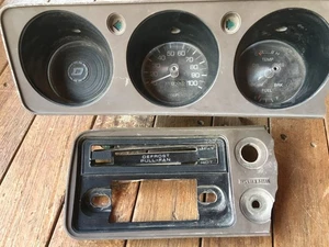 VINTAGE 1970'S DATSUN DASH GAUGE BEZEL - Picture 1 of 6