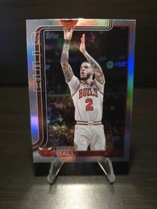 Balón de baloncesto Lonzo #39 Topps 2025 lámina arco iris  - Imagen 1 de 2