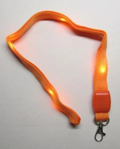 LED Parpadeante Luz NARANJA CORDÓN LLAVERO Anillo Llavero Soporte de identificación NUEVO - Imagen 1 de 5