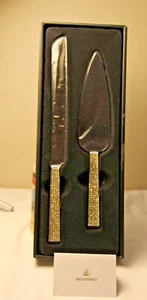 The Jewel Collection Wedding Cake Stainless Steel Knife Server Set Silver & Gold - Foto 1 di 10