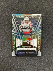 2023 Panini Obsidian Rhamondre Stevenson Trifecta Laundry Tag Green /25 #TRI-RST - Picture 1 of 2