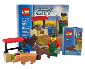 LEGO 7566 CITY Farmer MINIFIGURE Pig Dog Bucket Building Set Complete