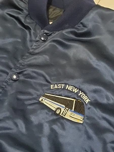 RAR! Vintage MTA TRANSIT NYC EAST NEW YORK DEPOT BOMBERJACKE UNIFORM Gr. M HERGESTELLT IN DEN USA - Bild 1 von 9