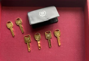 Set of 6 uncut Cadillac Keys - Picture 1 of 3