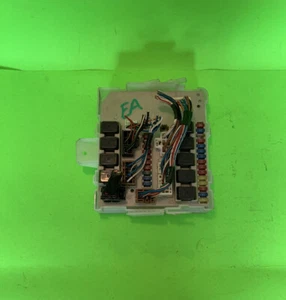 2002-2006 Nissan Altima Sedan Under Hood Engine Fuse Relay Box OEM - Picture 1 of 3