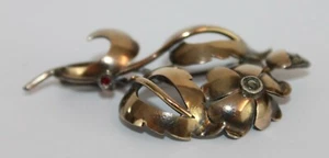 Floral art nouveau brooch solid silver, gold plated and rhinestones. c.1930 - Picture 1 of 10