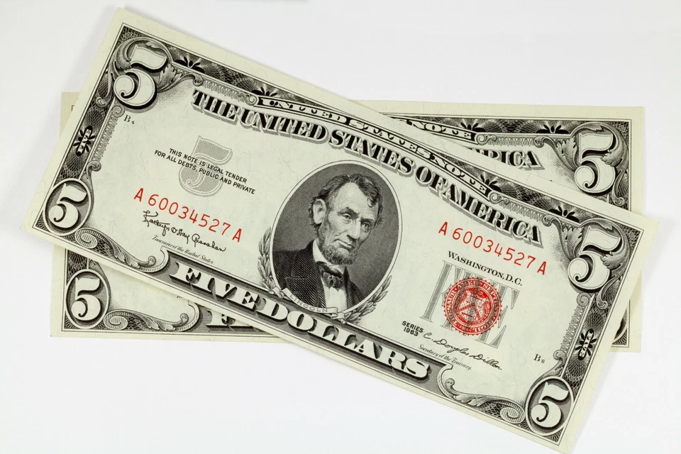 Lot of 2 Consecutive 1963 Red Seal United States Notes Choice to Gem BU - Image 1 of 4