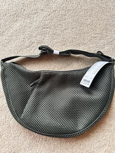 Brand New With Tags Uniqlo Olive Green Mesh Bag Bum Bag Across Body Bag Unisex - Picture 1 of 5