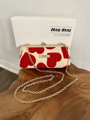 Miu Miu NUEVO en Caja Corazones Rojos Kisslock Bolso sin asas Bolso Bandolera Dorado Cadena GWP Foto 1 de 4