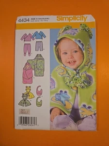 SIMPLICITY PATTERN 4434 BABIES' TOP, PANTS, CAPLET, BIB & BLANKET WRAP - Picture 1 of 3
