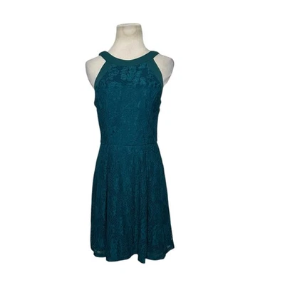Speecheless evergreen lace party mini dress size Medium - Image 1 of 4