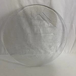 Round holiday serving tray clear glass with Christmas scene preowned - Picture 1 of 5