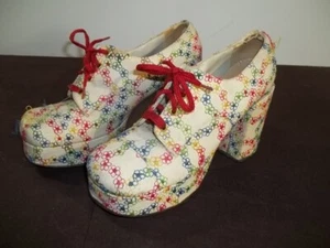 Women’s Vintage Di Orsini Hippie Flower Embroidered Heals Size 7 or 8 Repair - Picture 1 of 7