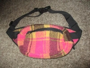 Große Plüsch Karo Mode Sport Bauchtasche Handtasche Gürteltasche Neu ohne Etikett - Bild 1 von 4
