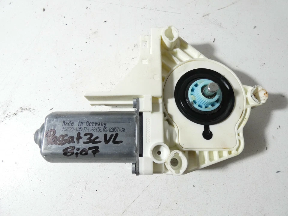 Motore alzavetro anteriore sinistro VW Passat 3c 2.0 TDI BMP anno 2007 1K0959701P - Immagine 1 di 1