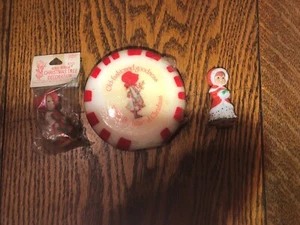 Vintage Holly Hobbie Weihnachten Set-2 Porzellan Ornamente 1 versiegelt-versiegelte Kerze - Bild 1 von 10