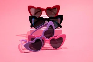 Kids Heart shapped Fashion Sunglasses (wholesale)(11 Pairs) - Picture 1 of 4